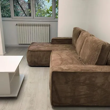 Apartment Garsoniera Renovata Si Spatioasa *