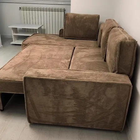 Garsoniera Renovata Si Spatioasa * Крайова