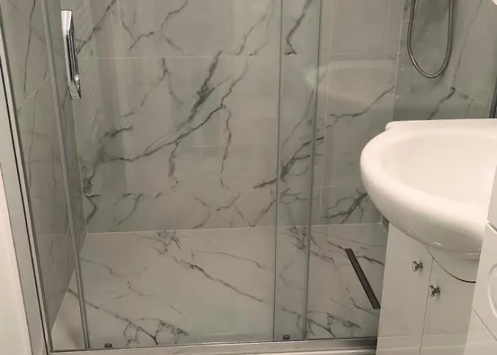 Appartement Garsoniera Renovata Si Spatioasa Craiova